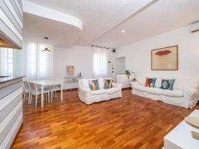 Keys Of Italy - XXV Aprile 9 Dazzling 2 Room Apt Milano